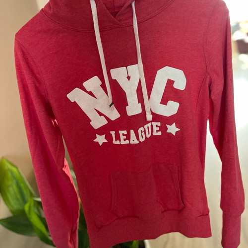 NYC quilted pink sweatshirt new, size S