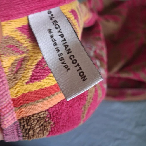 Beach towel like new, 100% Egyptian cotton