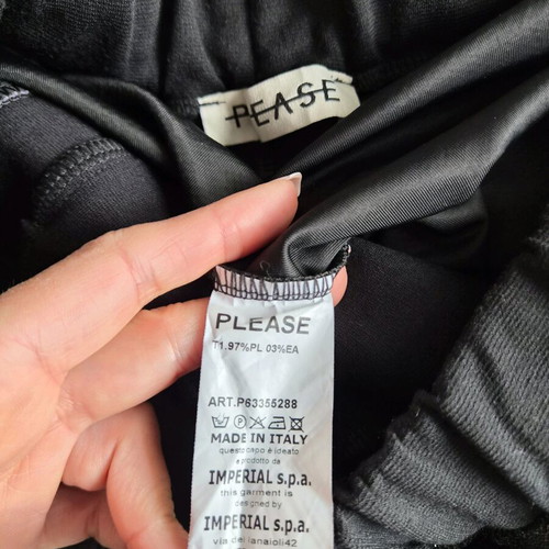Please pants used, size M, black with wear