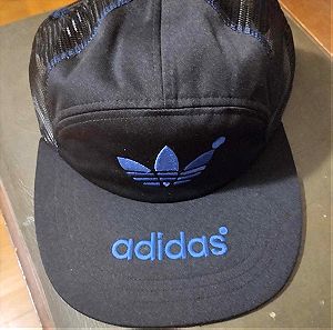 Καπέλο ολοκαίνουργιο adidas μαύρο με μπλέ λεπτομέρειες και δίχτυ