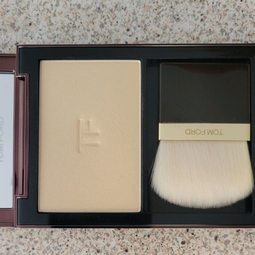 Tom Ford Illuminating Powder like new, shade 01 Translucent