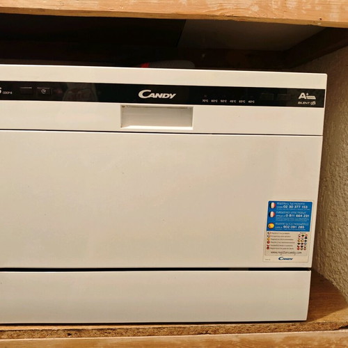 Countertop glass and dish dishwasher like new
