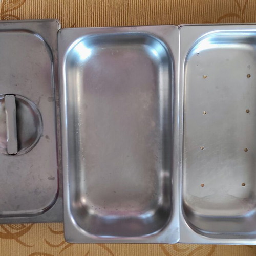 Stainless Steel Bowls with Lid, Like New, Set of 2