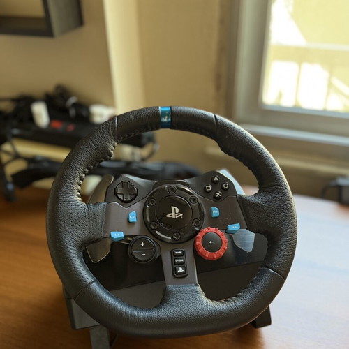 Logitech G29 Driving Force racing wheel