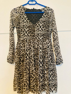Pepe Jeans leopard dress small like new