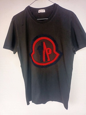 Moncler тениска като ново, черна памучна, размер M