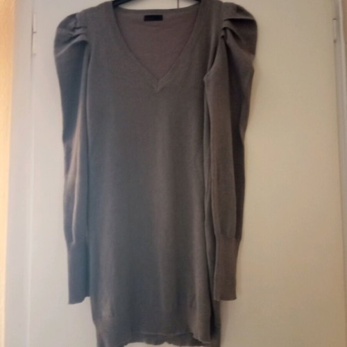 Mini dress gray with silver thread and unique sleeve like new