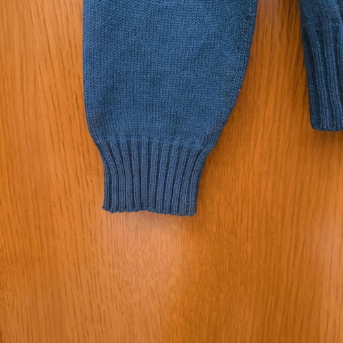 Children's blue V-neck sweater like new, size 12-14 years
