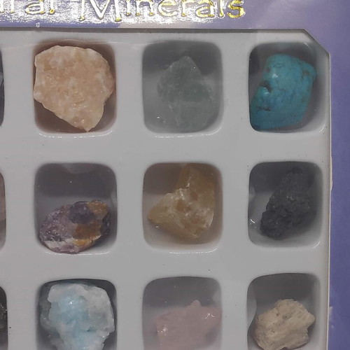 Natural minerals collection with 20 pieces like new