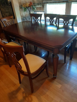 Walnut dining set with 6 chairs, extendable table