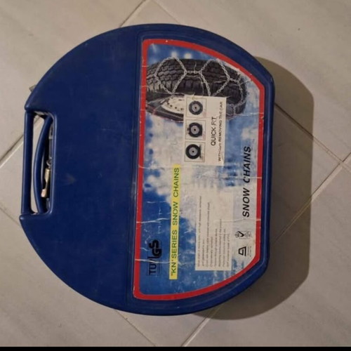 Car snow chains like new