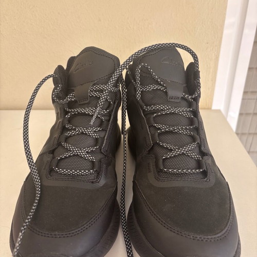 Clarks men's boots size 42 like new, waterproof, mimic grip