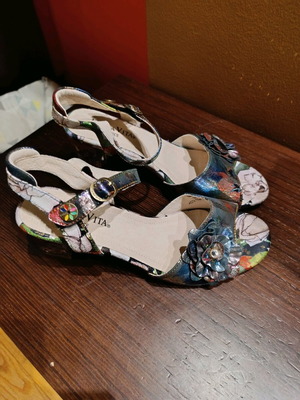 Laura Vita leather colorful sandal new, size 40