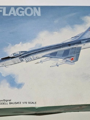 Sukhoi Su-21F Flagon plastic model kit 1/72 Pioneer 2 like new, vintage