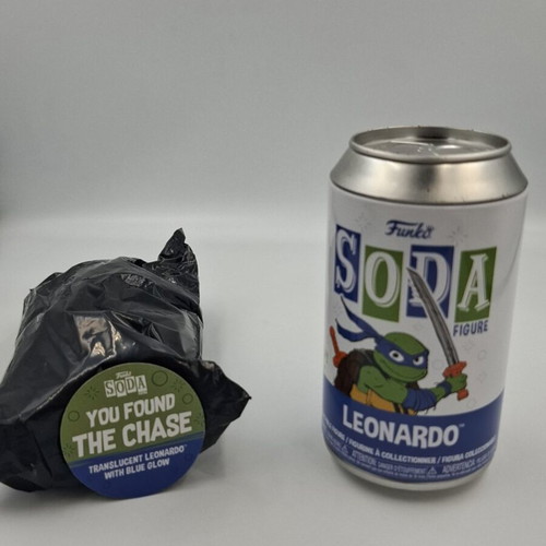 Chase Translucent Leonardo with Blue Glow Funko Soda like new