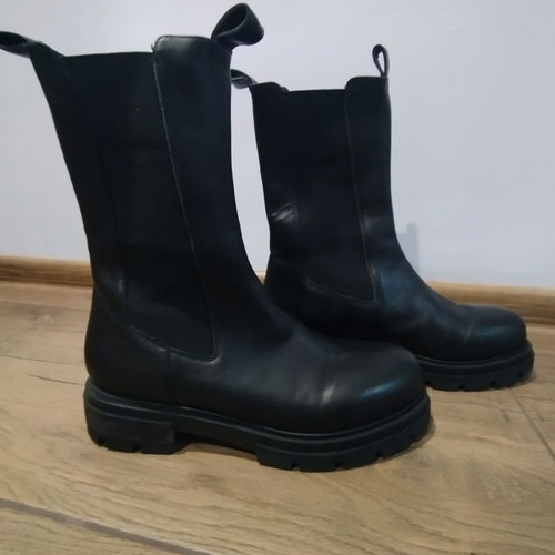 Italian leather boots new, size 41, black