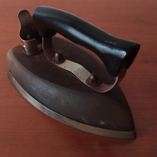 Vintage Electric Antique Iron 1960 like new