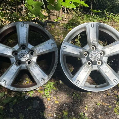 Rims 17-inch used from RAV4 3rd generation with Michelin Cross Latitude tires