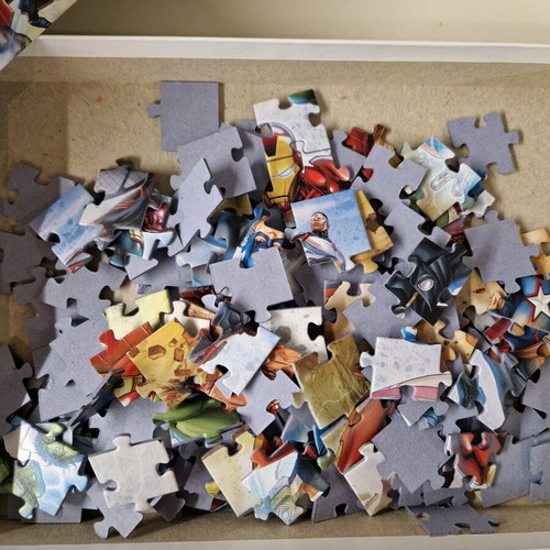 Puzzle Avengers like new, 160 pieces, suitable from 6 years
