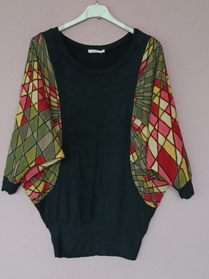Lavand Plus Size Small Vintage Blouse with Batwing Sleeves and Geometric Pattern