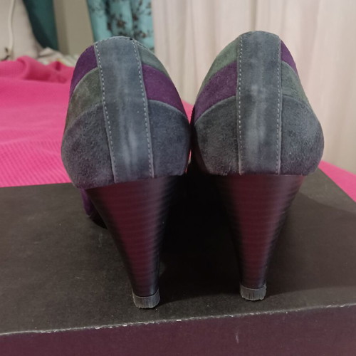 Women's suede pumps size 36 like new, gray and purple