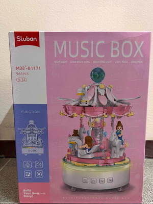 Carousel building blocks new with sound light and motion 566 pieces
