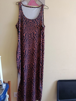 Long sleeveless daily dress Shein like new, brown