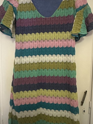 Dress with colorful knit fabric, lining and special sleeves, like new