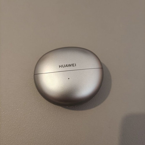 Huawei Freclip earbuds with Techsuit case