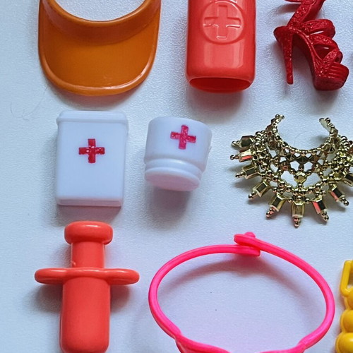 Doll accessories like new, colorful set