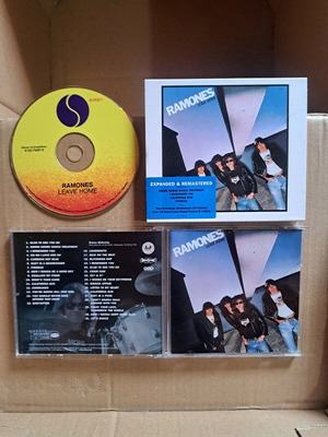 Ramones Leave Home CD преиздание ремастериран като нов