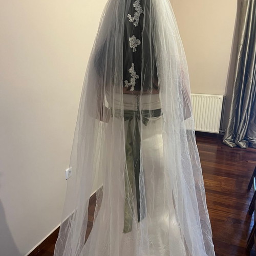 Vera Wang wedding dress used, silk, strapless, size 10 with green ribbon