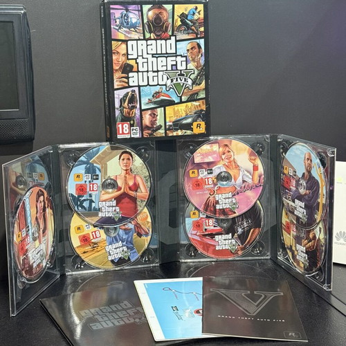 Grand Theft Auto V PC Big Box with 7 discs and art