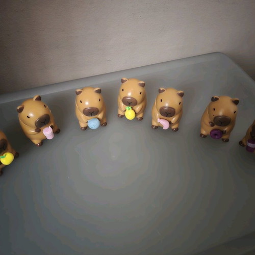 Capybara collection like new