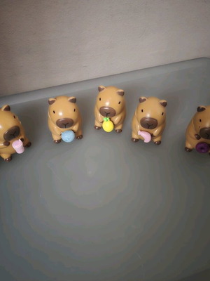 Capybara collection like new