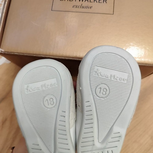 Babywalker baby shoes size 18, unused