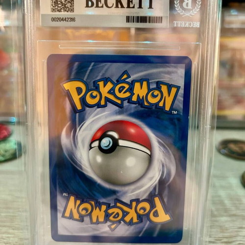 Pokémon Skarmory Holo 1st Edition Neo Genesis card, like new
