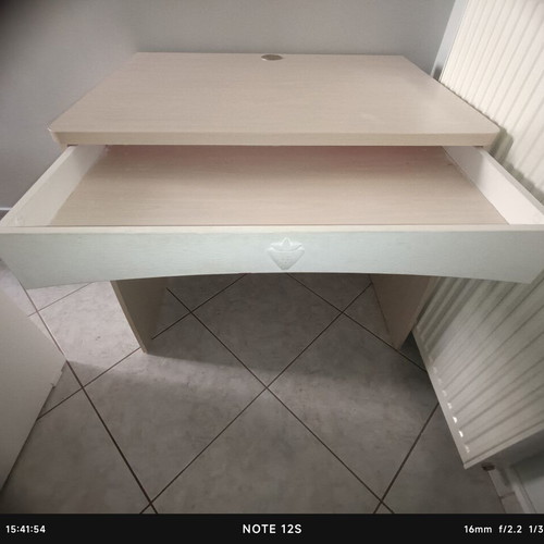 Desk Sonoma color with white drawer like new
