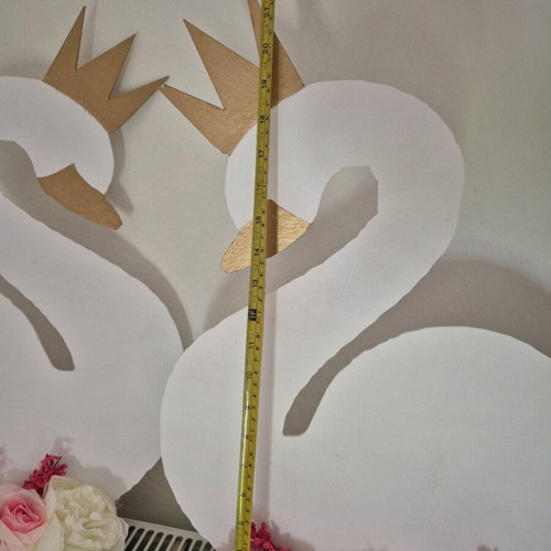 Wooden decorative swans like new, set of 2