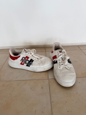 Richmond sneakers 42 σε πολύ καλή κατάσταση, άσπρο και κόκκινο