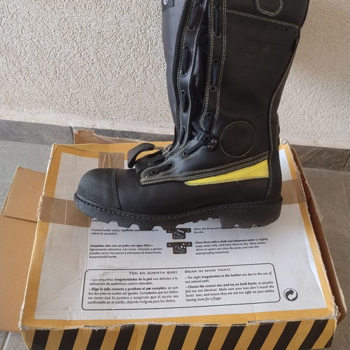 Boots like new