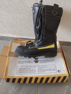Boots like new