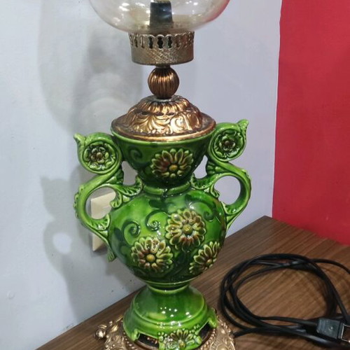 Table lamp very old porcelain like new