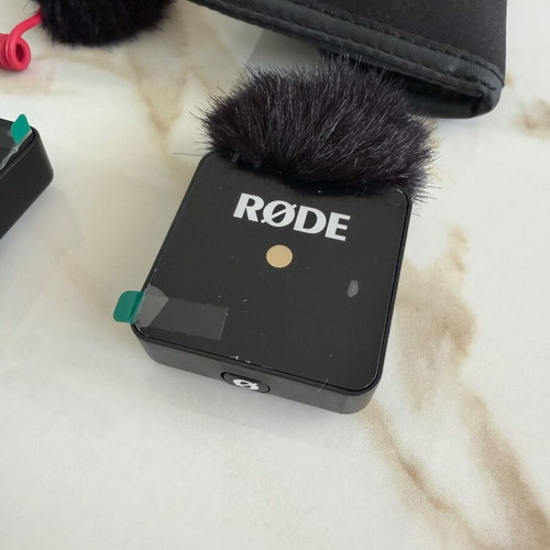 Rode Wireless Go microphone new with carrying case