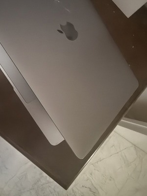 MacBook Air M1 256GB used with original charger and box