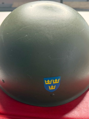 Σουηδικό στρατιωτικό κράνος M37/65 σαν καινούργιο με σήμα Tre Kronor