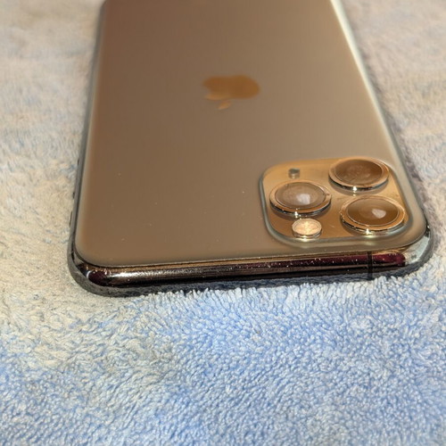Housing iPhone 11 Pro Max like new with charging cable and wireless coil
