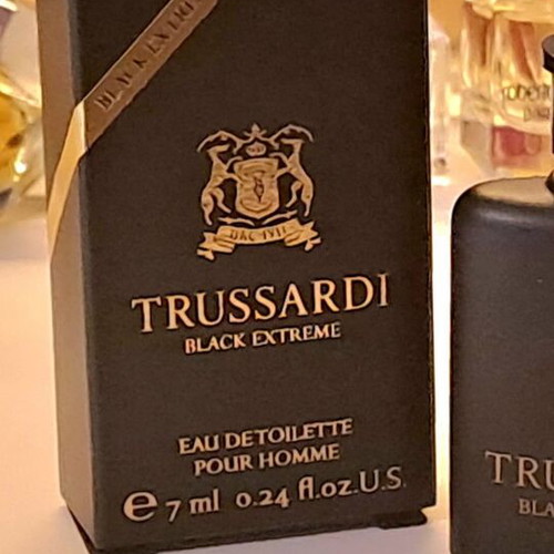 Trussardi Black Extreme men's miniature perfume