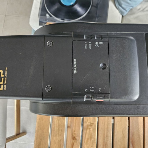 Sharp XV-100ZM LCD Projector like new, vintage zoom lens, video inputs