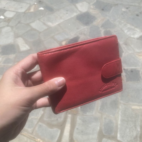 Women's wallet new, fuchsia color with compartments and clasp